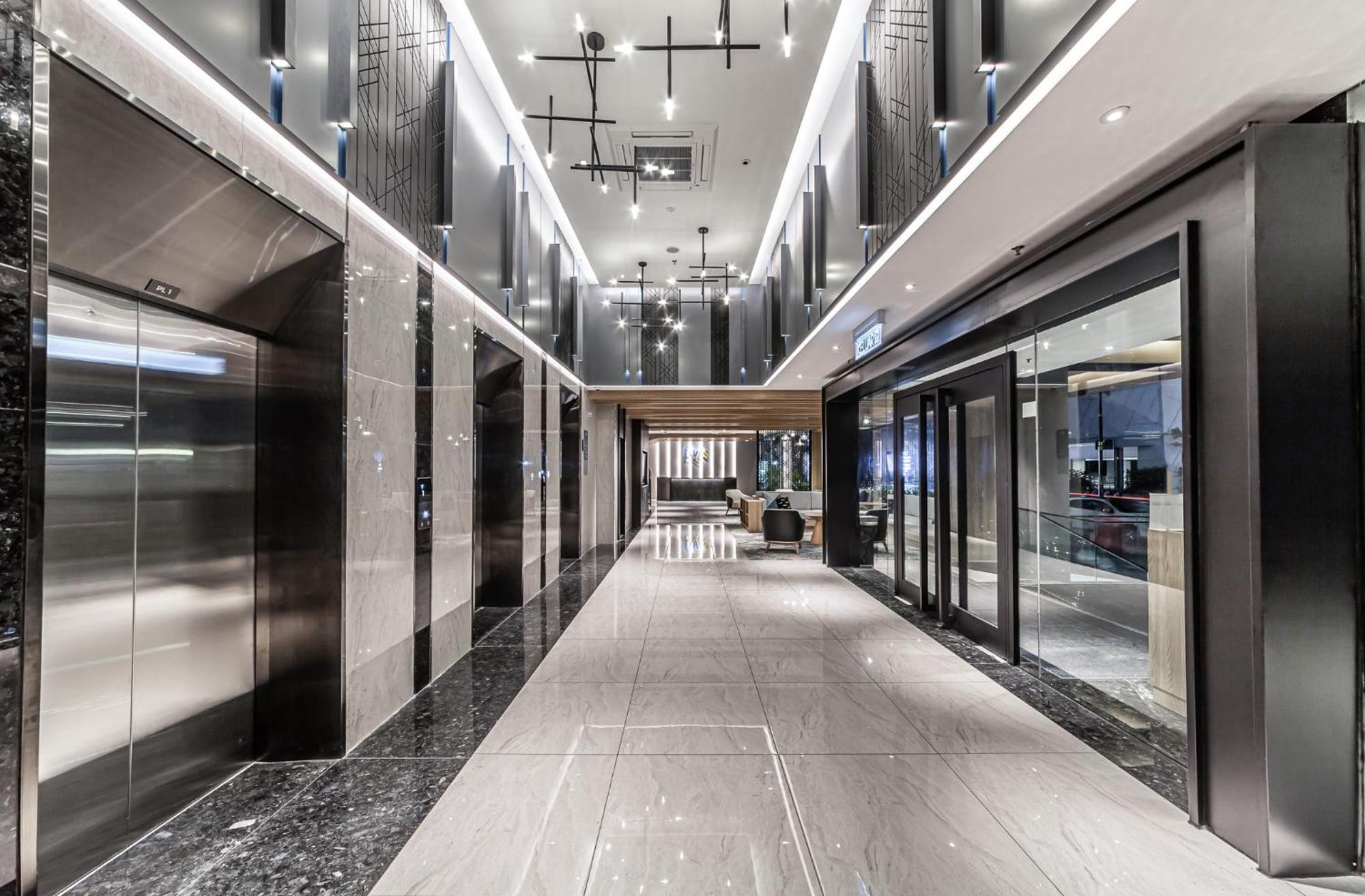 Fives Centre Hotel 3*