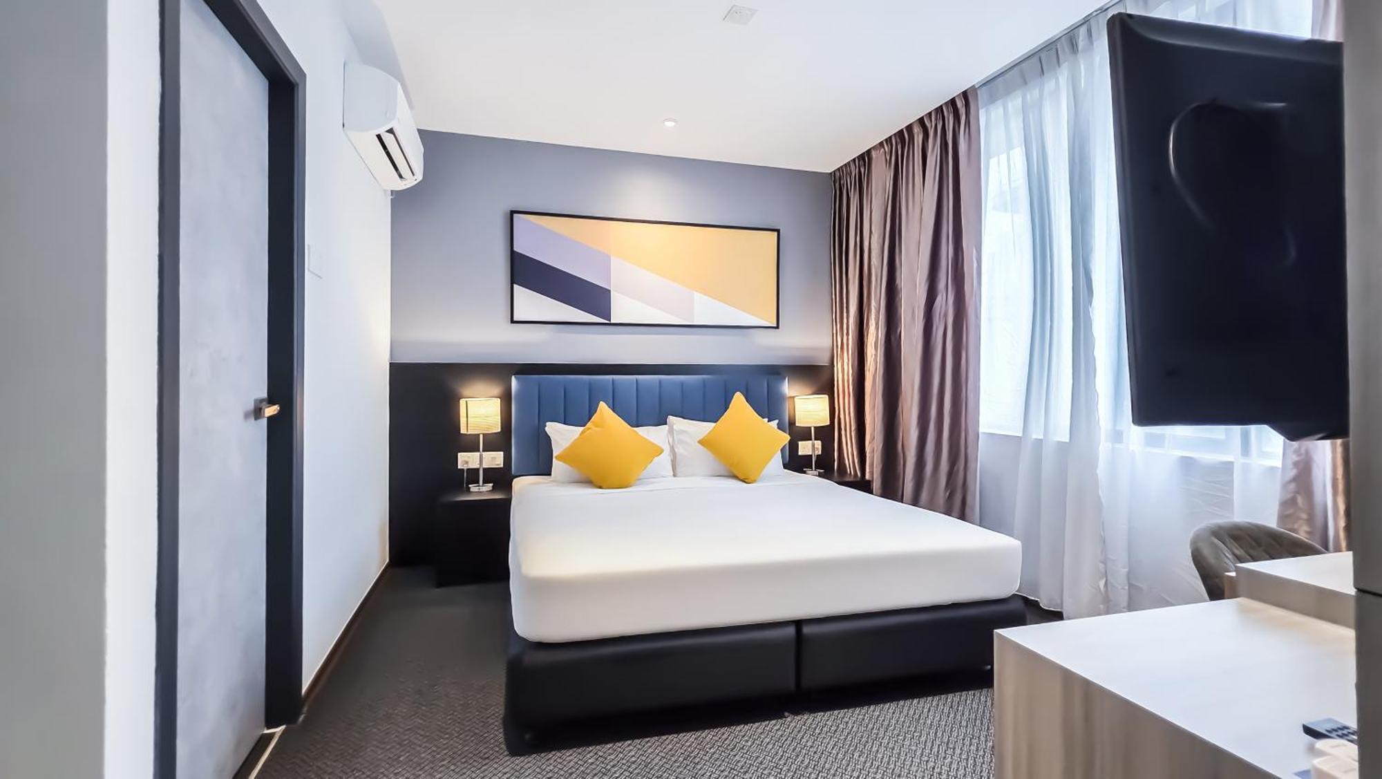 Fives Centre Hotel 3*